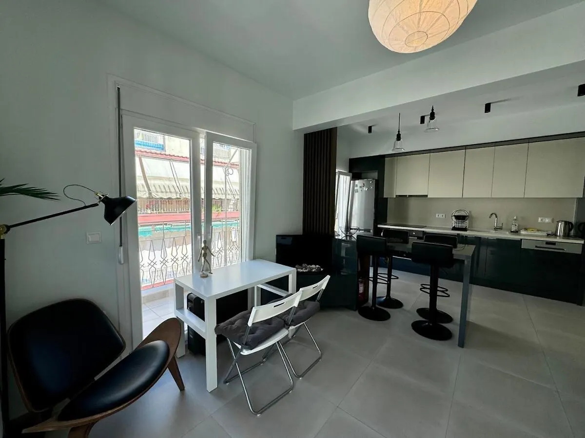 Stylish&Bright Apt Near Rotonda Saloniki Grecja
