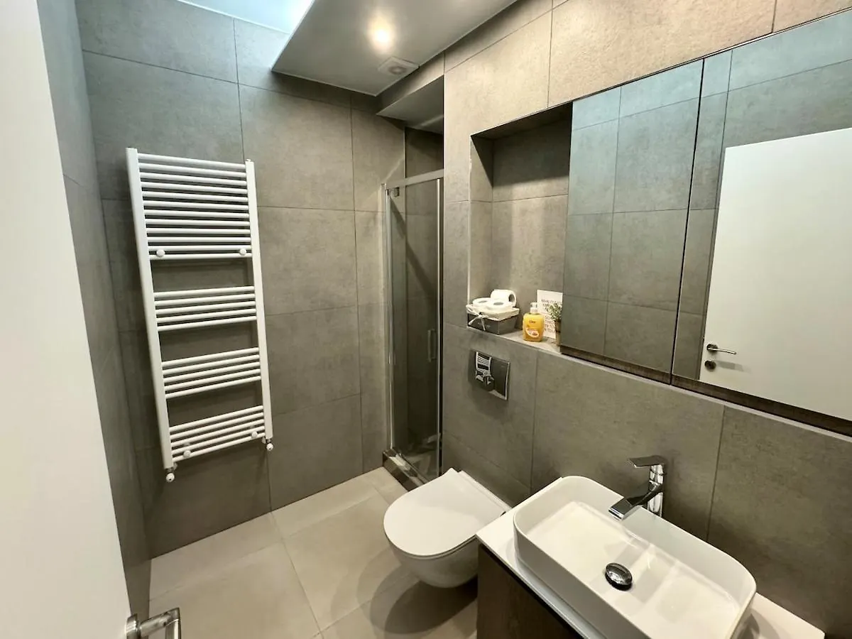 Stylish&Bright Apt Near Rotonda Saloniki Apartament