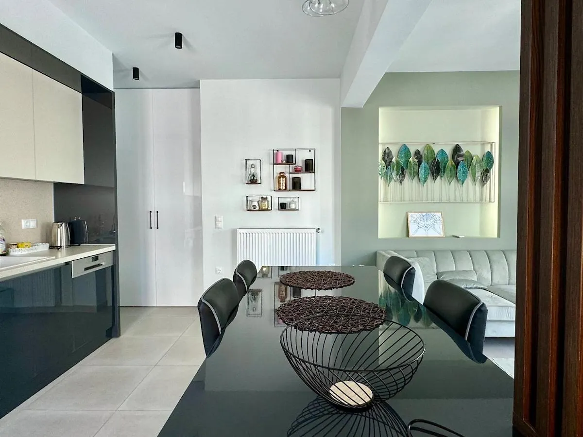 Stylish&Bright Apt Near Rotonda location